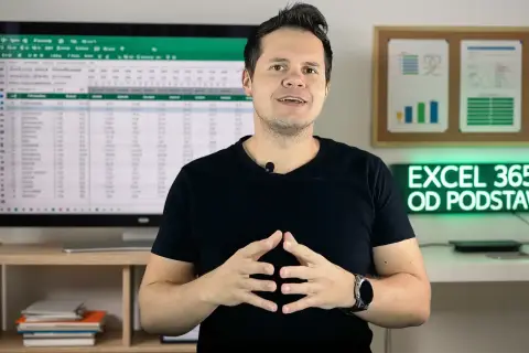 Mężczyzna tłumaczy podstawy Excela 365. Na ekranie widać arkusz kalkulacyjny, a w tle neon z napisem "EXCEL 365 OD PODSTAW".