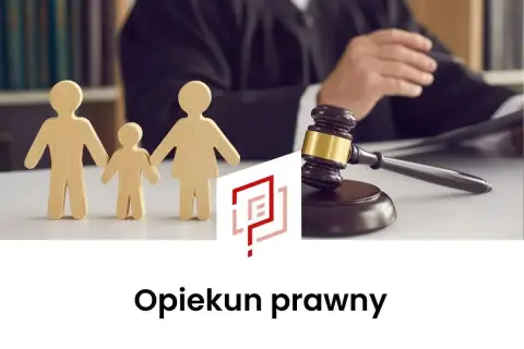 Drewniane figurki rodziny obok młotka sędziowskiego. Sąd rozstrzyga sprawy dotyczące opieki prawnej.