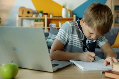 Najlepsze aplikacje do nauki języka na urządzenia Apple