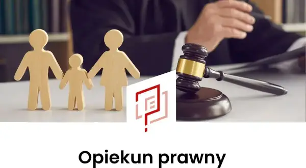 Drewniane figurki rodziny obok młotka sędziowskiego. Sąd rozstrzyga sprawy dotyczące opieki prawnej.