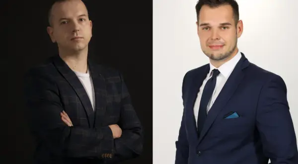 Dwaj mężczyźni w garniturach, jeden na ciemnym tle, drugi na jasnym.