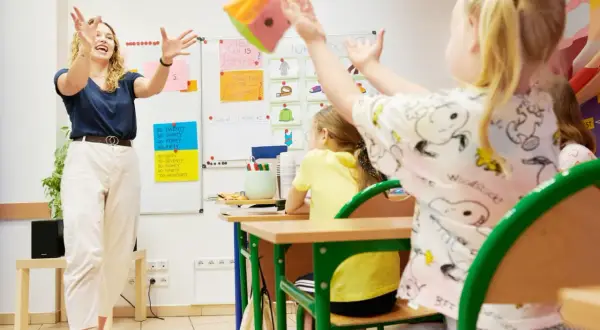Czy szkoła językowa jest placówką oświatową? Poznaj ważne różnice