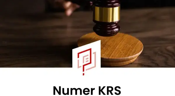 Młotek sędziowski nad deską, symbolizujący prawo. Pod spodem napis "Numer KRS", wyjaśniający, krs co to jest.