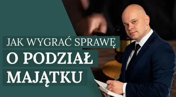 Prawnik w garniturze wyjaśnia, jak wygrać sprawę o podział majątku. W tle młotek sędziowski.