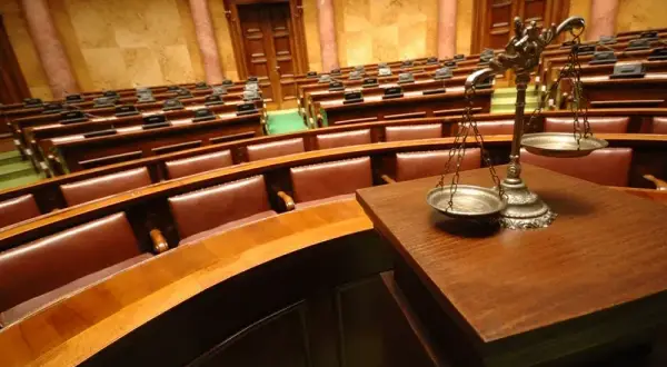 Wyłączenie jawności rozprawy – co to znaczy i jakie ma skutki?