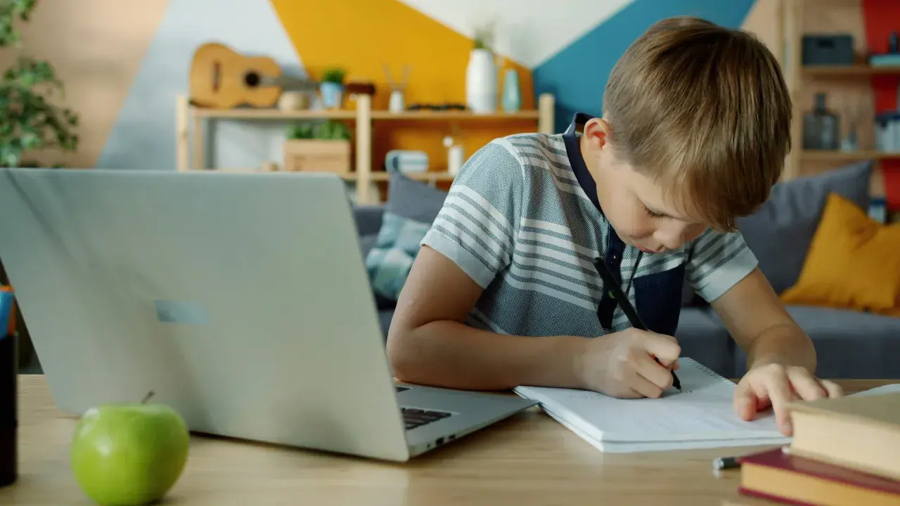 Najlepsze aplikacje do nauki języka na urządzenia Apple