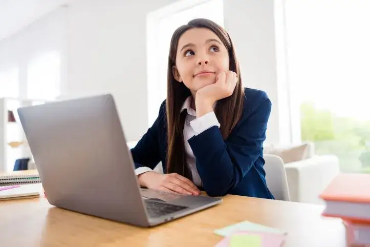 Zdjęcie Za ile zdalne nauczanie? Sprawdź, jak długo trwają lekcje online