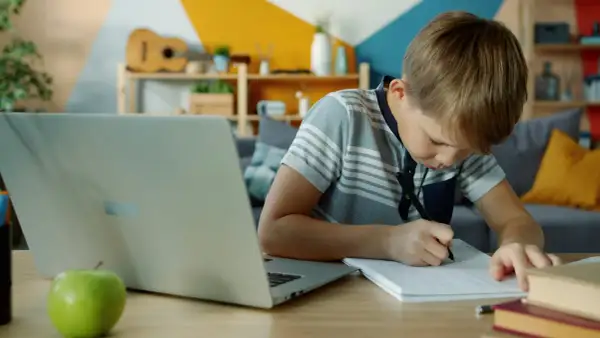 Najlepsze aplikacje do nauki języka na urządzenia Apple